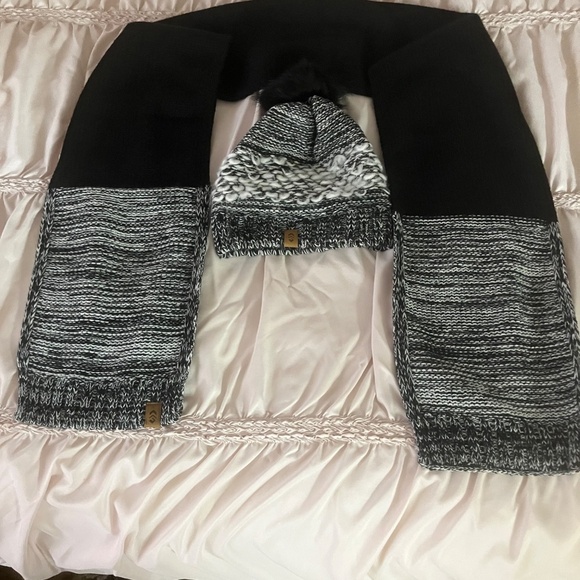 Like New - Free Country Scarf Beanie Set for Women (Knit Twist Black) - One Size - Picture 3 of 13